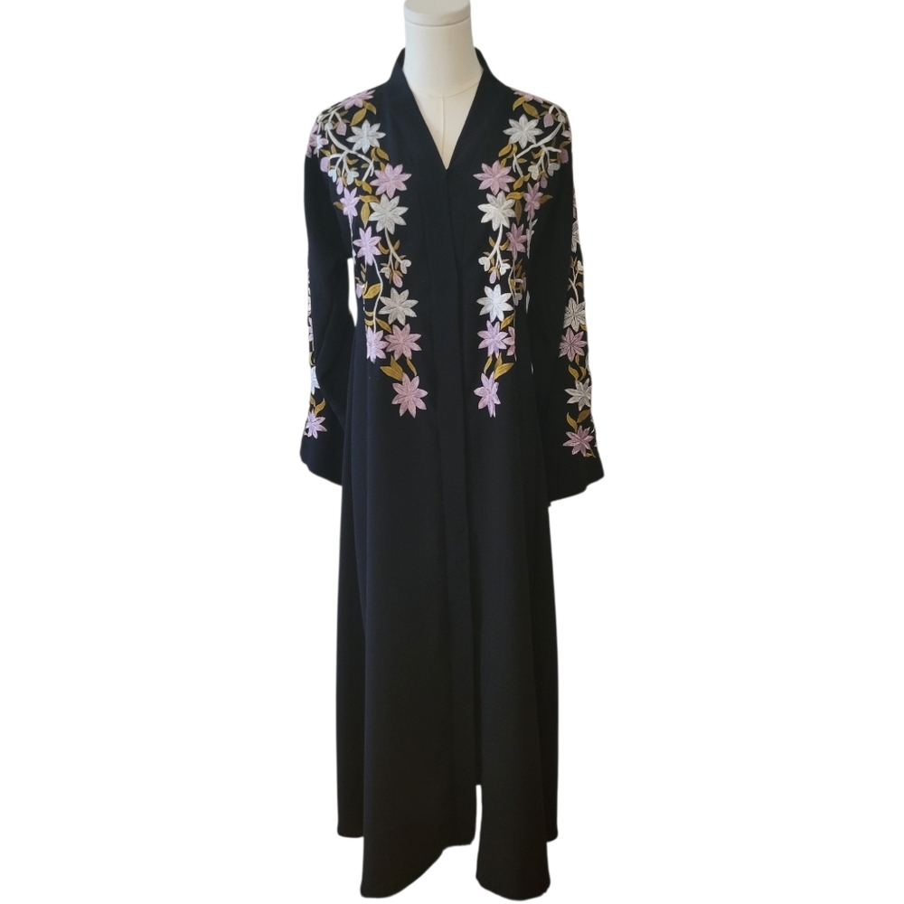 Long‎ Black Floral Embroidered Caftan Size Medium